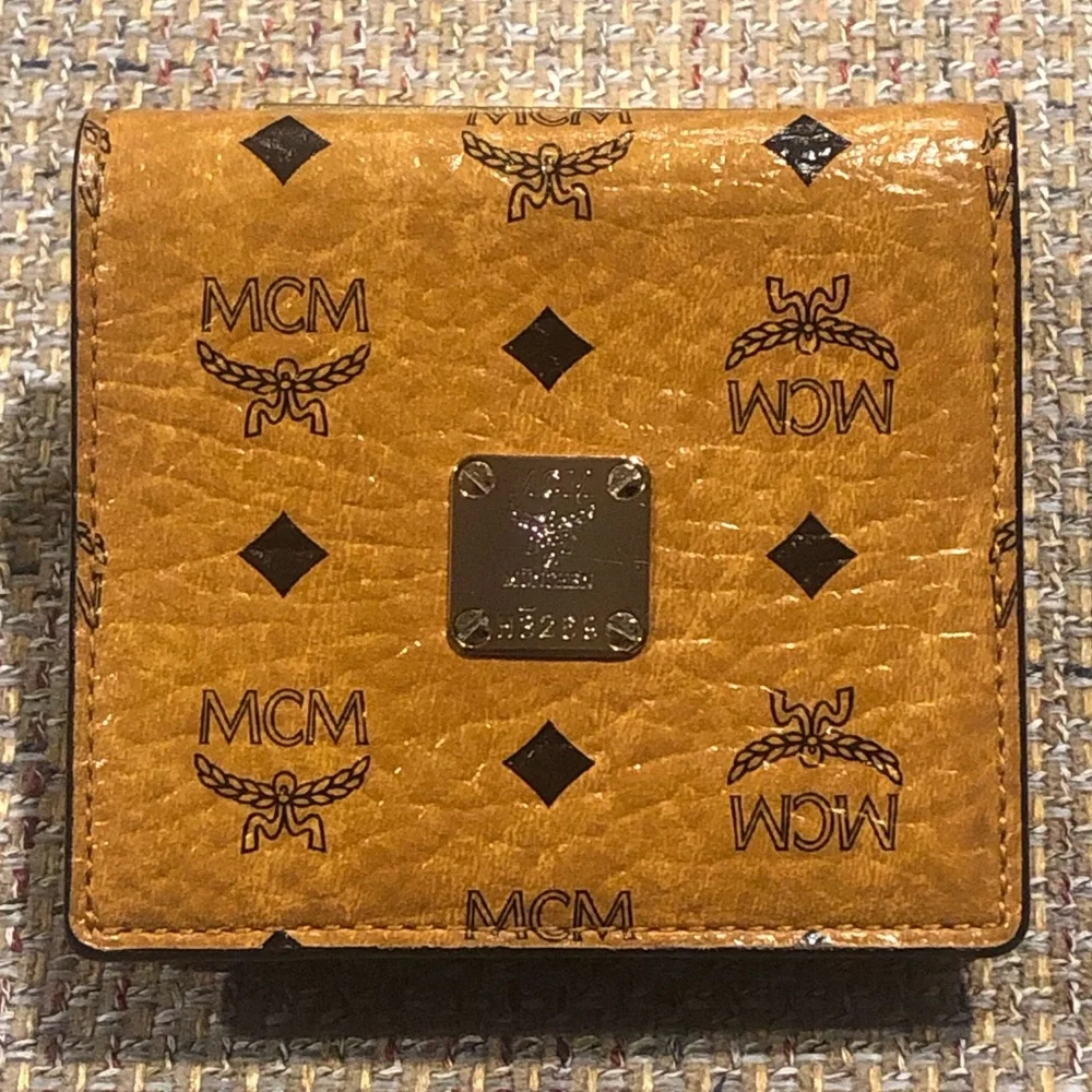 MCM VICETOS Cognac Leather Monogram Gold Plaque Bifold Wallet NWOT